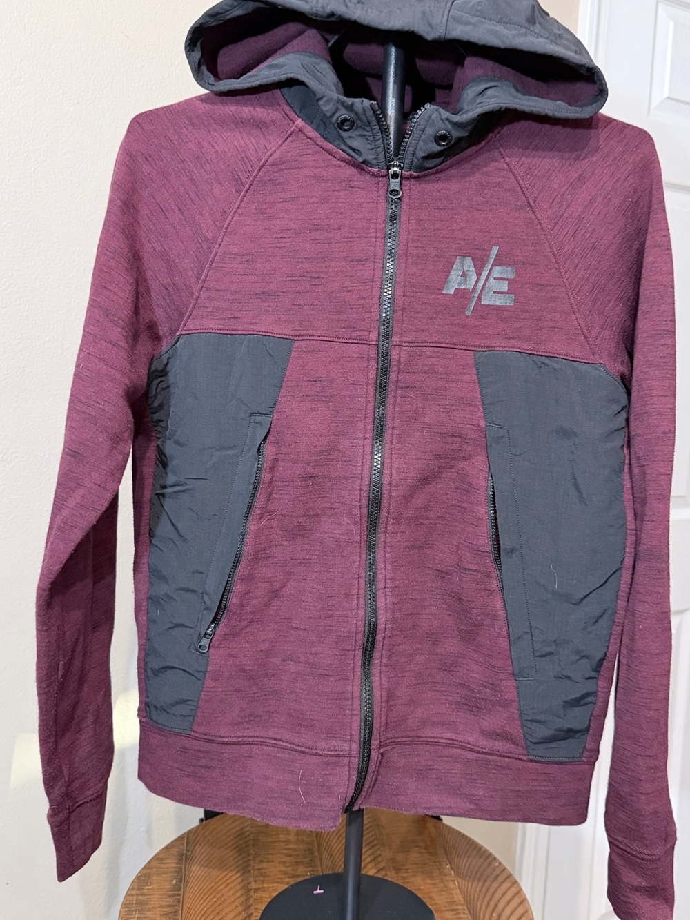 American Eagle Women’s Full Zip Hooded Logo Hoodie Purple/Black, Size XS Outdoor